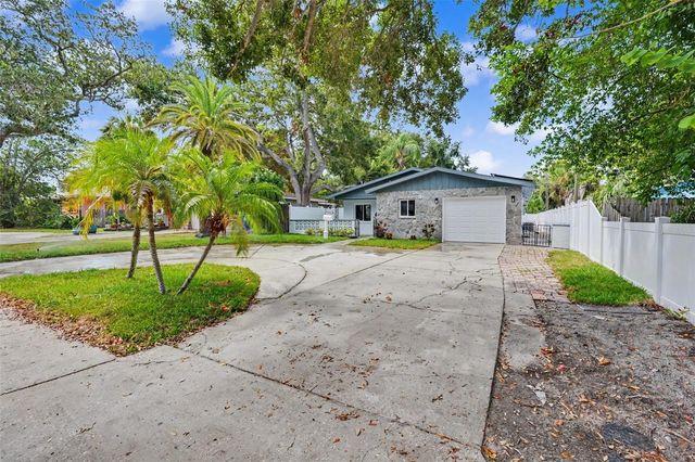 8170 22ND AVENUE N, St Petersburg, FL 33710
