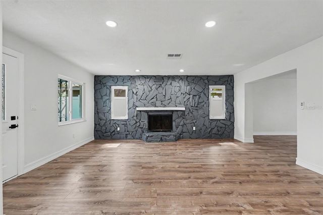 8170 22ND AVENUE N, St Petersburg, FL 33710