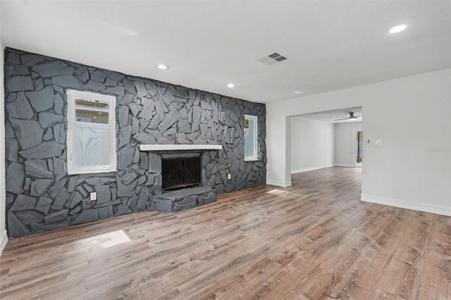8170 22ND AVENUE N, St Petersburg, FL 33710