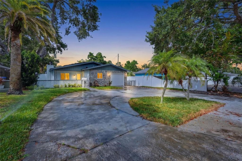 8170 22ND AVENUE N, St Petersburg, FL 33710
