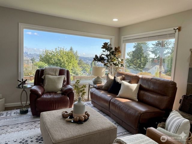 10205 Occidental Avenue S, Seattle, WA 98168