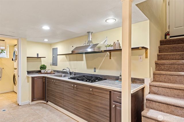 10205 Occidental Avenue S, Seattle, WA 98168