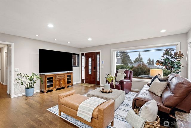 10205 Occidental Avenue S, Seattle, WA 98168