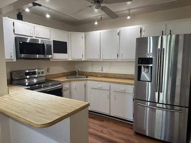 3625 La Aires Court B2, Greenacres, FL 33463