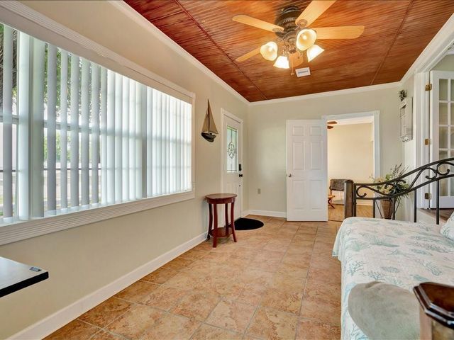 683 Water View Drive, Livingston, TX 77351