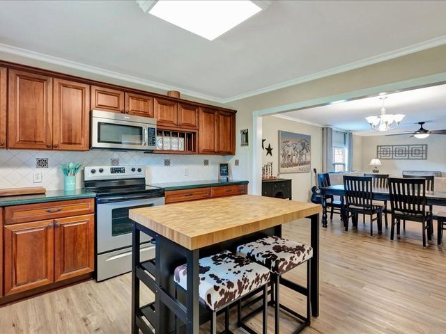 683 Water View Drive, Livingston, TX 77351
