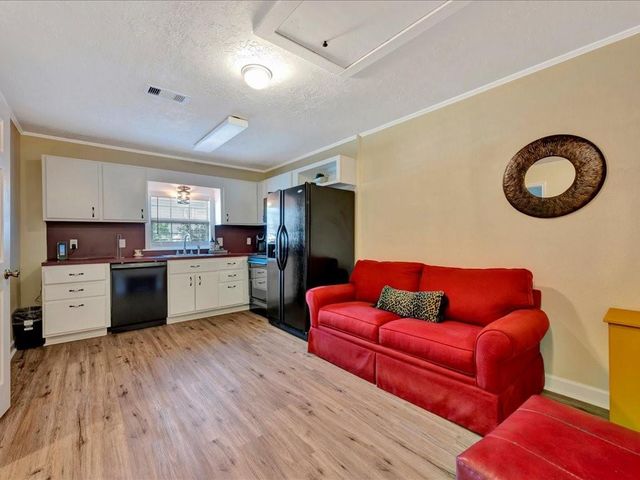683 Water View Drive, Livingston, TX 77351