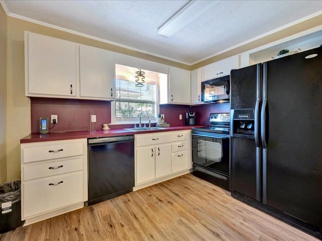 683 Water View Drive, Livingston, TX 77351