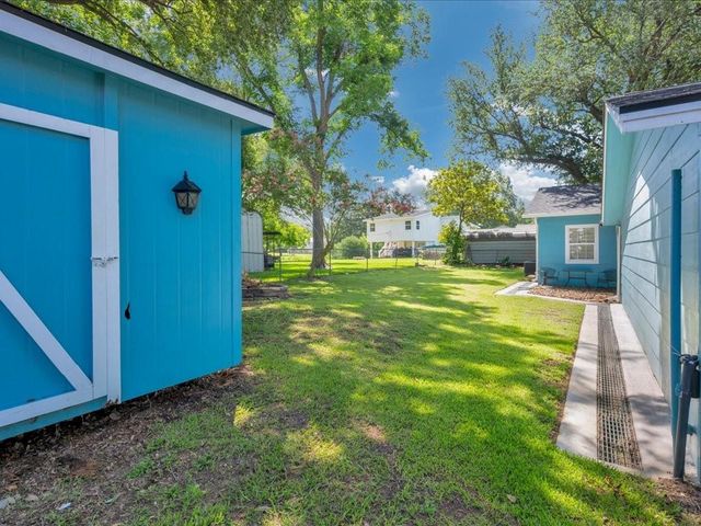 683 Water View Drive, Livingston, TX 77351