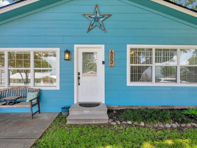 683 Water View Drive, Livingston, TX 77351