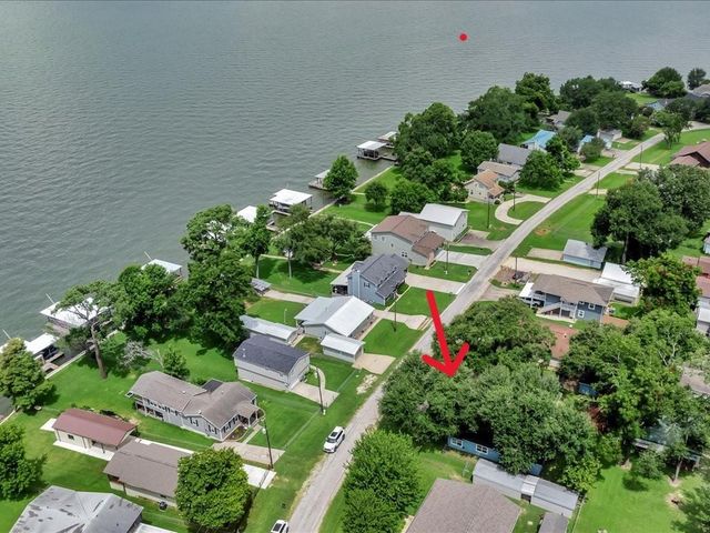 683 Water View Drive, Livingston, TX 77351