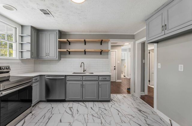 1800 16th Place, Phenix City, AL 36867