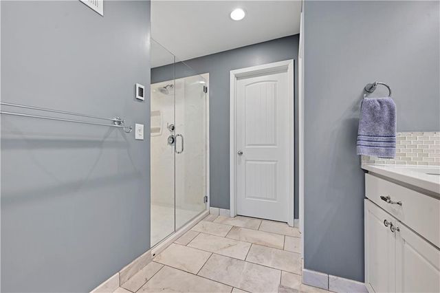 11021 Buena Vista Street, Leawood, KS 66211