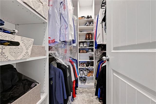 11021 Buena Vista Street, Leawood, KS 66211