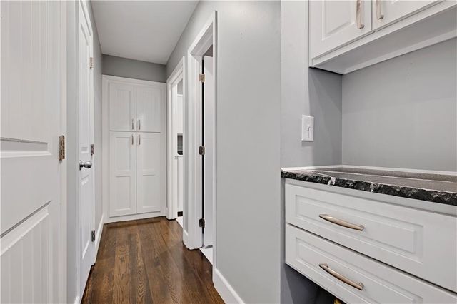 11021 Buena Vista Street, Leawood, KS 66211