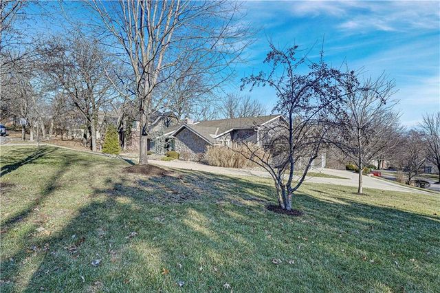 11021 Buena Vista Street, Leawood, KS 66211