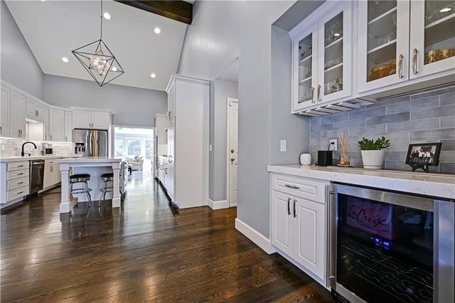 11021 Buena Vista Street, Leawood, KS 66211