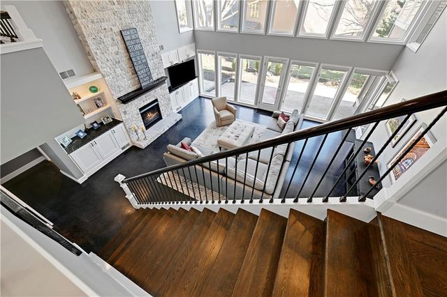 11021 Buena Vista Street, Leawood, KS 66211