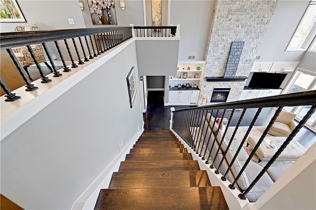 11021 Buena Vista Street, Leawood, KS 66211