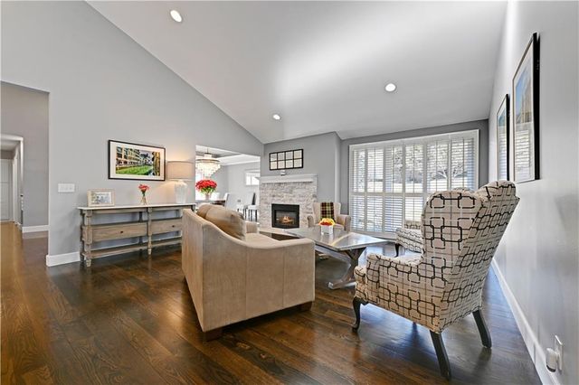 11021 Buena Vista Street, Leawood, KS 66211