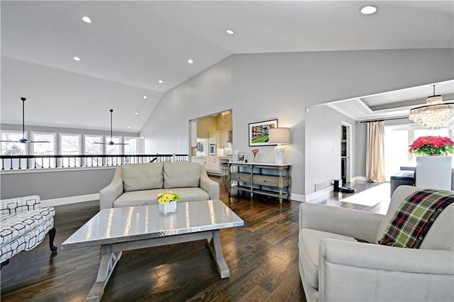 11021 Buena Vista Street, Leawood, KS 66211