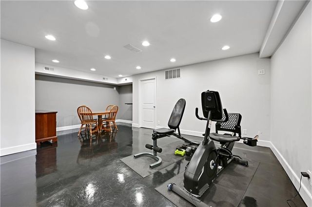 11021 Buena Vista Street, Leawood, KS 66211