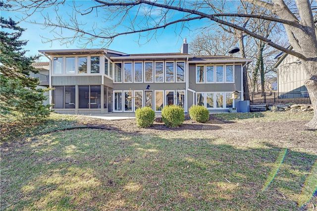 11021 Buena Vista Street, Leawood, KS 66211