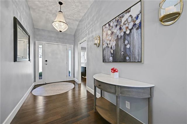 11021 Buena Vista Street, Leawood, KS 66211