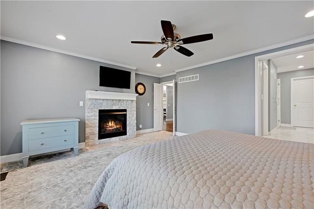 11021 Buena Vista Street, Leawood, KS 66211