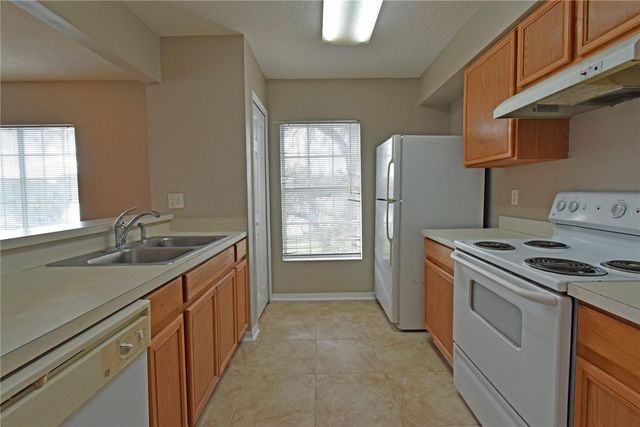 4077 DOLPHIN DRIVE, Tampa, FL 33617