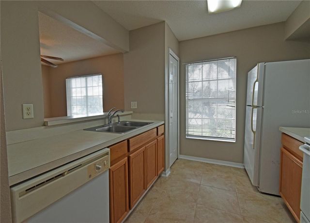 4077 DOLPHIN DRIVE, Tampa, FL 33617