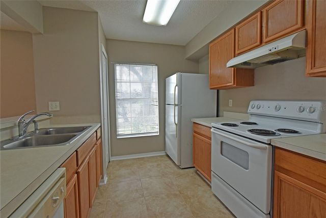 4077 DOLPHIN DRIVE, Tampa, FL 33617