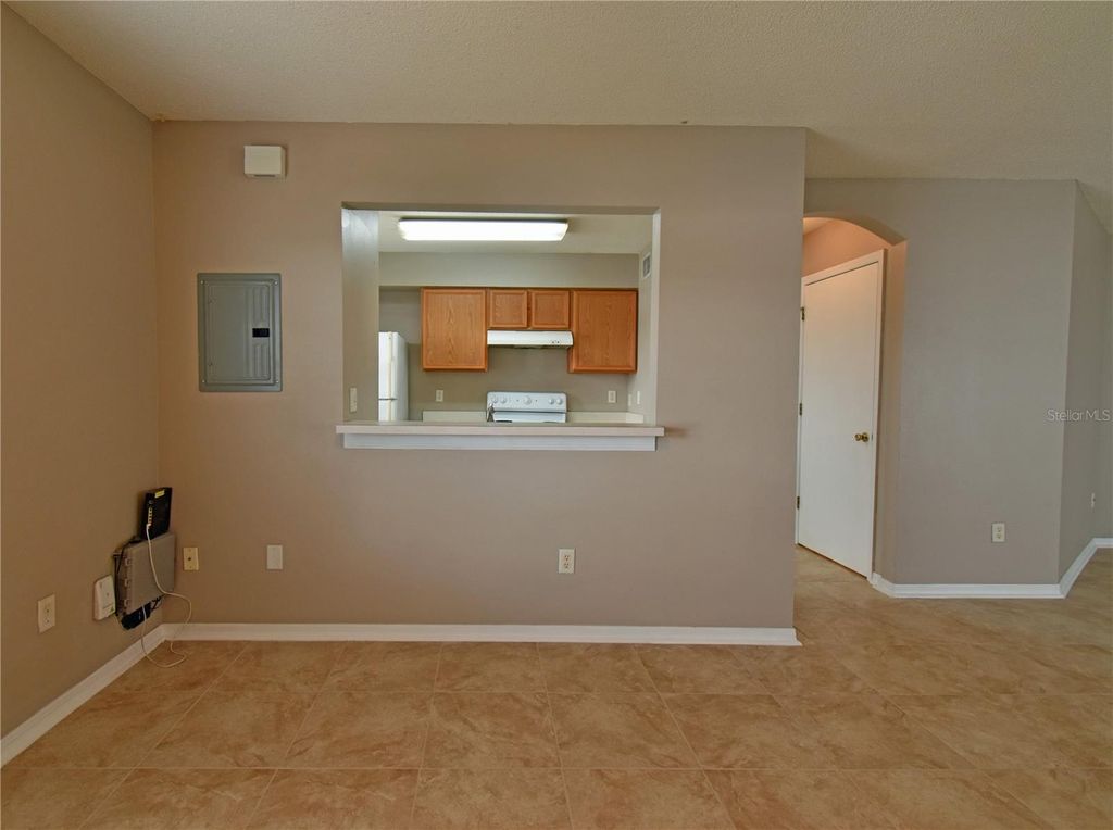 Image 16 of property listing at 4077 DOLPHIN DRIVE, Tampa, FL 33617