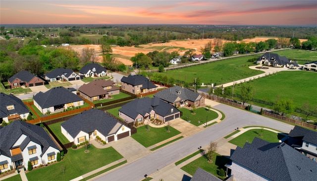 268 Via Taldo Street, Springdale, AR 72762