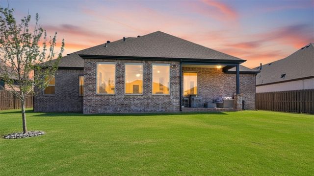 268 Via Taldo Street, Springdale, AR 72762