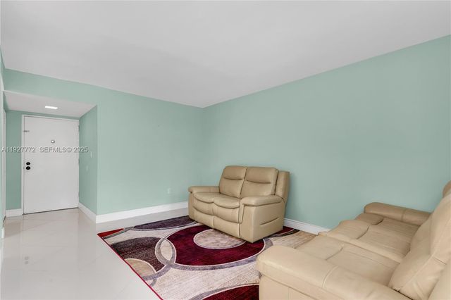 9311 SW 4th St 105B, Miami, FL 33174