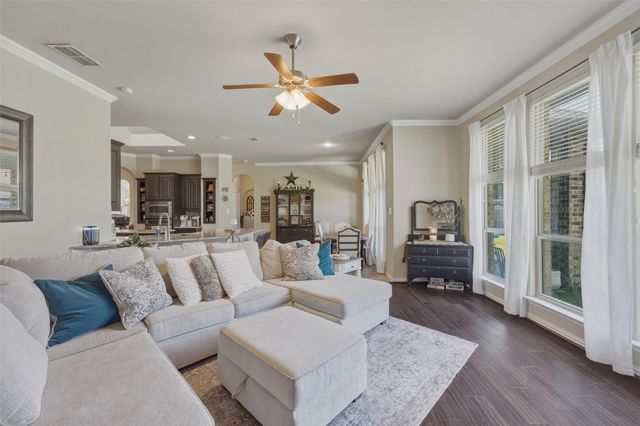 2955 Geneva Drive, Grand Prairie, TX 75054
