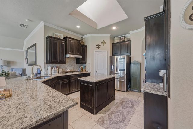 2955 Geneva Drive, Grand Prairie, TX 75054