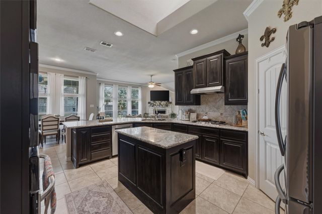 2955 Geneva Drive, Grand Prairie, TX 75054