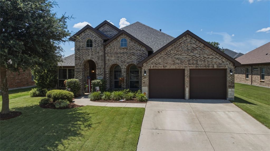 2955 Geneva Drive, Grand Prairie, TX 75054