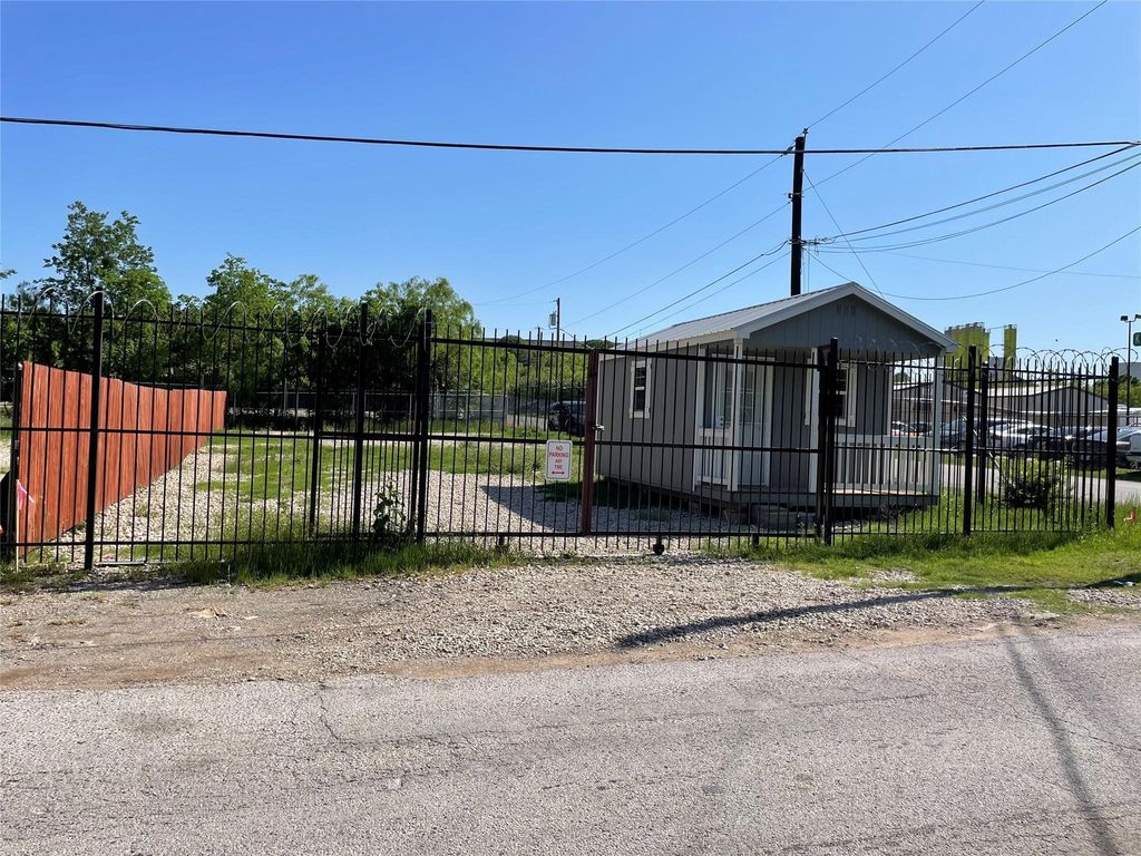 2846 Bedford Street, Dallas, TX 75212