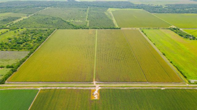 000 County Road 384, Louise, TX 77455