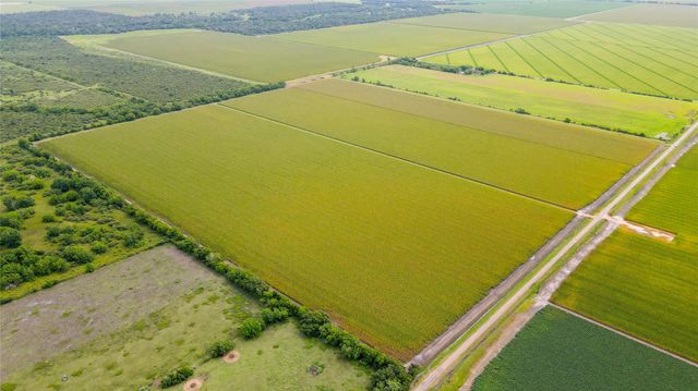 000 County Road 384, Louise, TX 77455