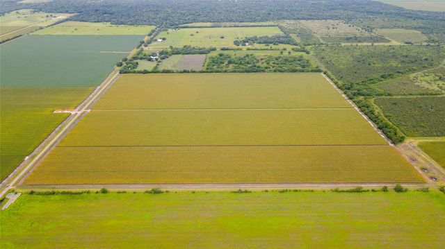 000 County Road 384, Louise, TX 77455