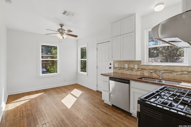 11590 S FOSTER RD, San Antonio, TX 78223