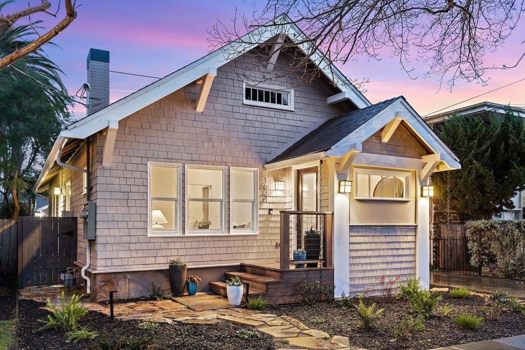 Image 1 of property listing at 1634 1634 Blake St, Berkeley, CA 94703