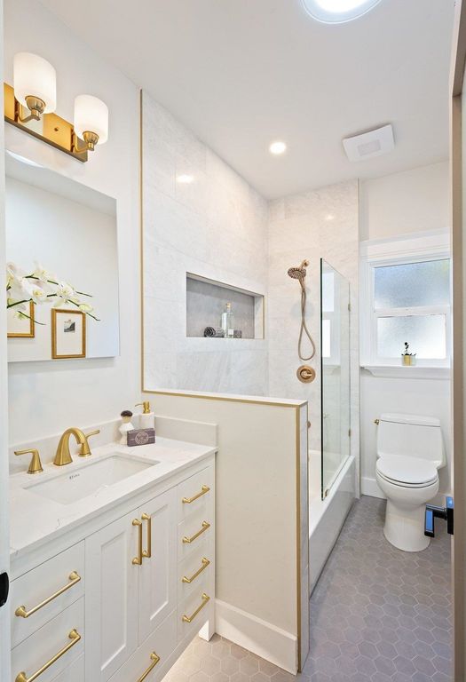 Image 24 of property listing at 1634 1634 Blake St, Berkeley, CA 94703