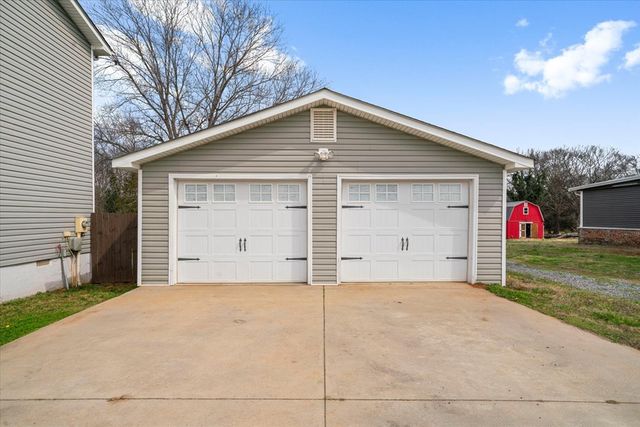 106 Elm Street, Chatsworth, GA 30705