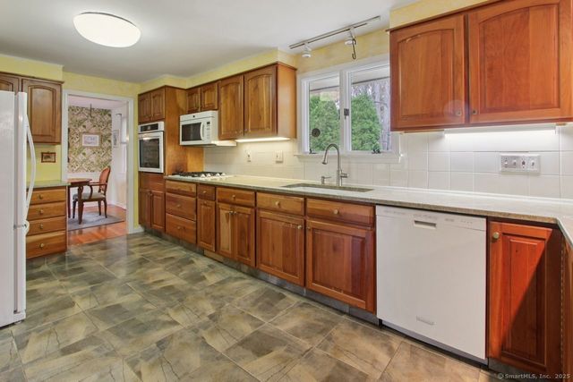 55 Grove Road, North Haven, CT 06473