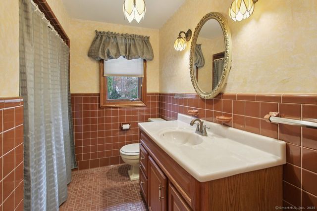 55 Grove Road, North Haven, CT 06473